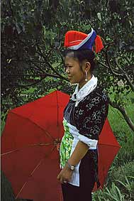 Donna di etnia Miao - Foto Natalino Gasparini